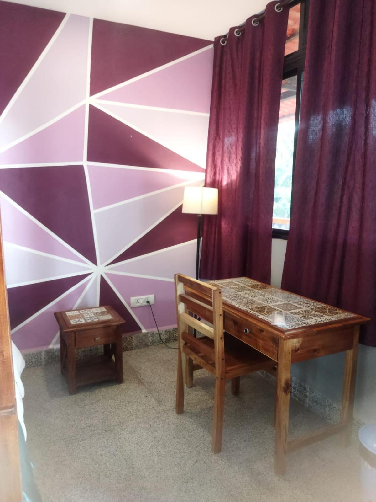 Bens Inn Мандрем Екстериор снимка