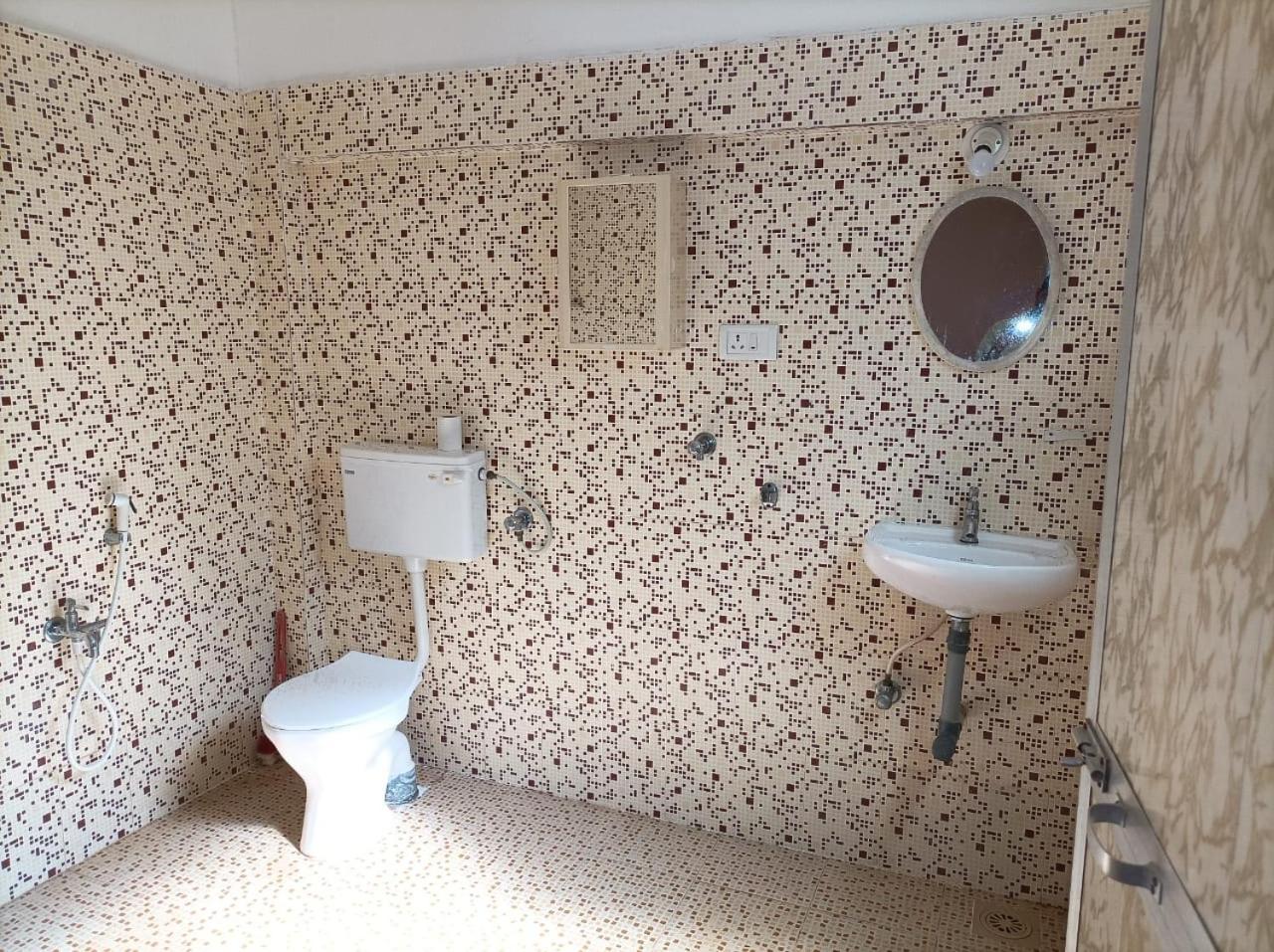 Bens Inn Мандрем Екстериор снимка